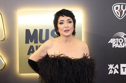 Лолита впервые за долгое время показала особенную дочь (фото)