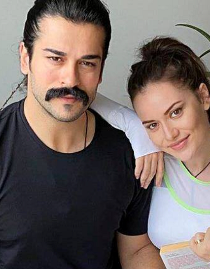 Бурак Озчивит и Фахрие Эвджен стали родителями во второй раз