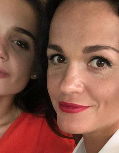 Беременная дочь Славы впервые показала округлившийся живот (фото)