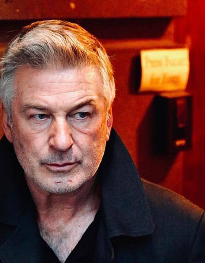 После трагедии: Алеку Болдуину предъявят обвинение в непредумышленном убийстве