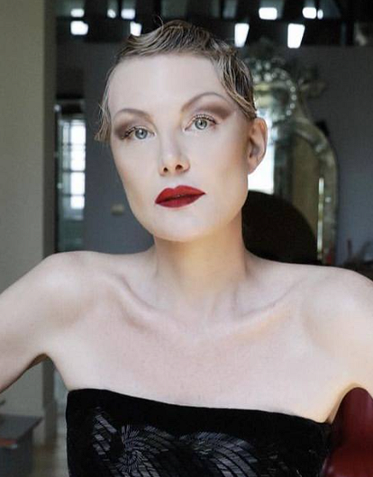 Ей точно 56? Рената Литвинова снялась топлес