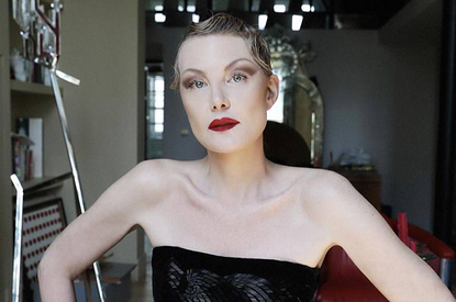 Ей точно 56? Рената Литвинова снялась топлес