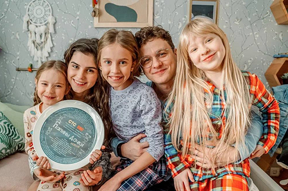 В Сети появились первые кадры сериала «Папины дочки»