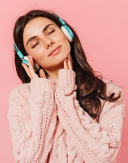 «Рассталась с парнем из-за песни»: истории людей, на чьи жизни повлияла музыка