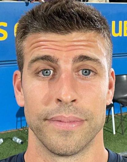 Жерар Пике впервые опубликовал фото с молодой избранницей, из-за которой расстался с Шакирой