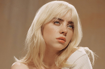 Билли Айлиш сменила стиль: трансформация образов певицы в фотографиях