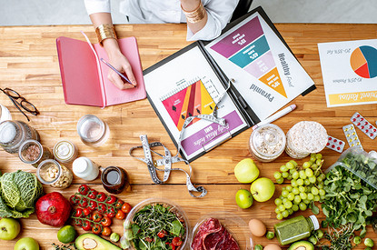 Даешь антиэйдж: 8 самых важных витаминов и минералов для женщин 45+