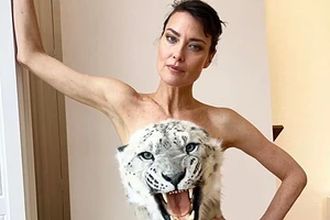 Модный показ Schiaparelli: кто из звезд уже примерил весеннюю коллекцию и почему зоозащитники в восторге от новых дизайнерских нарядов