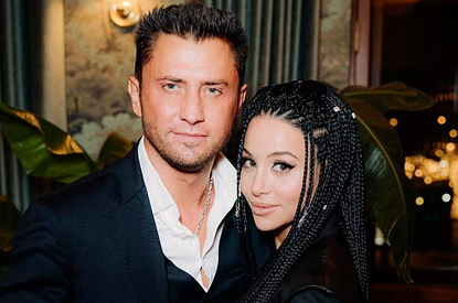 Молодая жена Прилучного впервые показала округлившийся живот