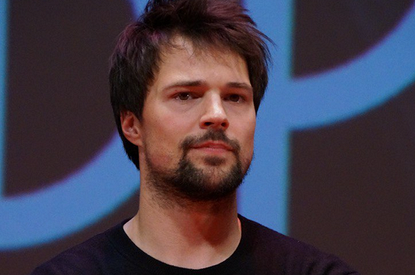 Больше не скрывают роман: Данила Козловский посетил премьеру фильма вместе с Акиньшиной