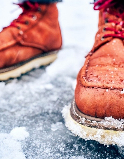 Что делать, чтобы обувь не скользила зимой: 13 работающих способов