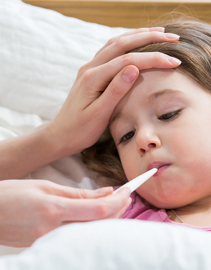 Менингит у детей: спасет ли шапка от инфекции