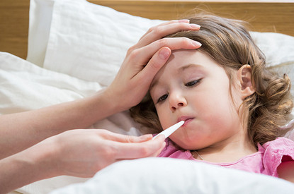 Менингит у детей: спасет ли шапка от инфекции