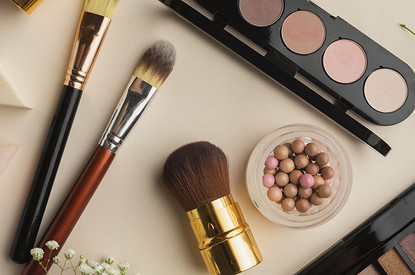 Бьюти-реанимация: 5 простых лайфхаков, как продлить жизнь косметике