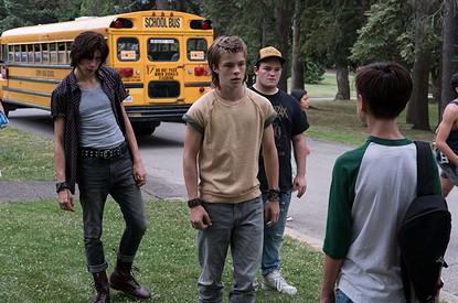 Что делать, если ребенок попал в плохую компанию: 10 советов родителям