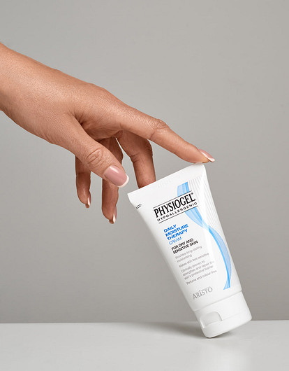 Зомби, аромат сплетения судеб, история с бородой — в новом бьюти и фэшн-дайджесте недели