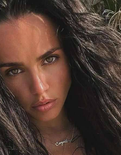 Певица Zivert призналась, что у нее психическое расстройство