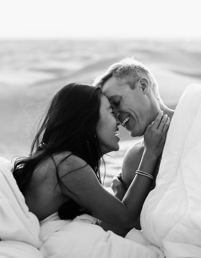 Возрастной секс: гинеколог рассказывает, что мешает получить удовольствие и как с этим справиться