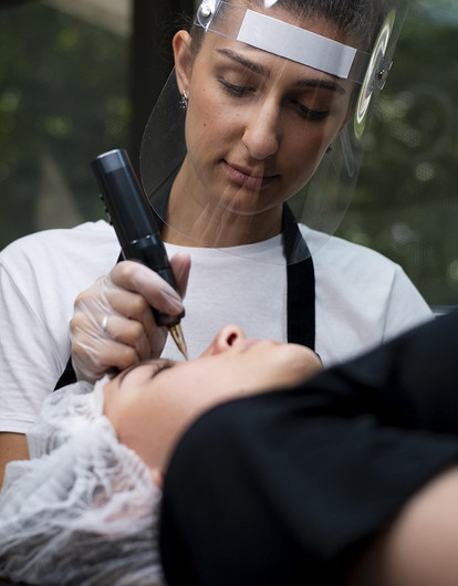 Мастер перманентного макияжа: где обучаться, как развиваться и сколько можно зарабатывать