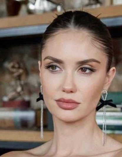 Агата Муцениеце отсудила у Павла Прилучного 26 тысяч рублей