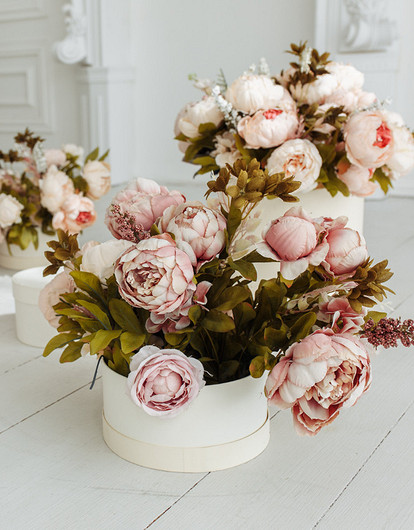 Можно ли держать дома искусственные цветы: 5 опасностей, о которых многие не знают