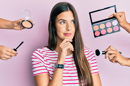 Без грустных глаз, свекольных щек и «возрастной» шеи: как сделать макияж, который тебя не изуродует