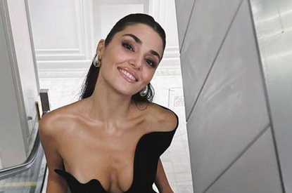 Ханде Эрчел вышла в свет со своим бойфрендом