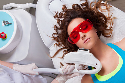 До Нового года осталось 30, 15, 7 дней: бьюти-гид по подготовке к празднику