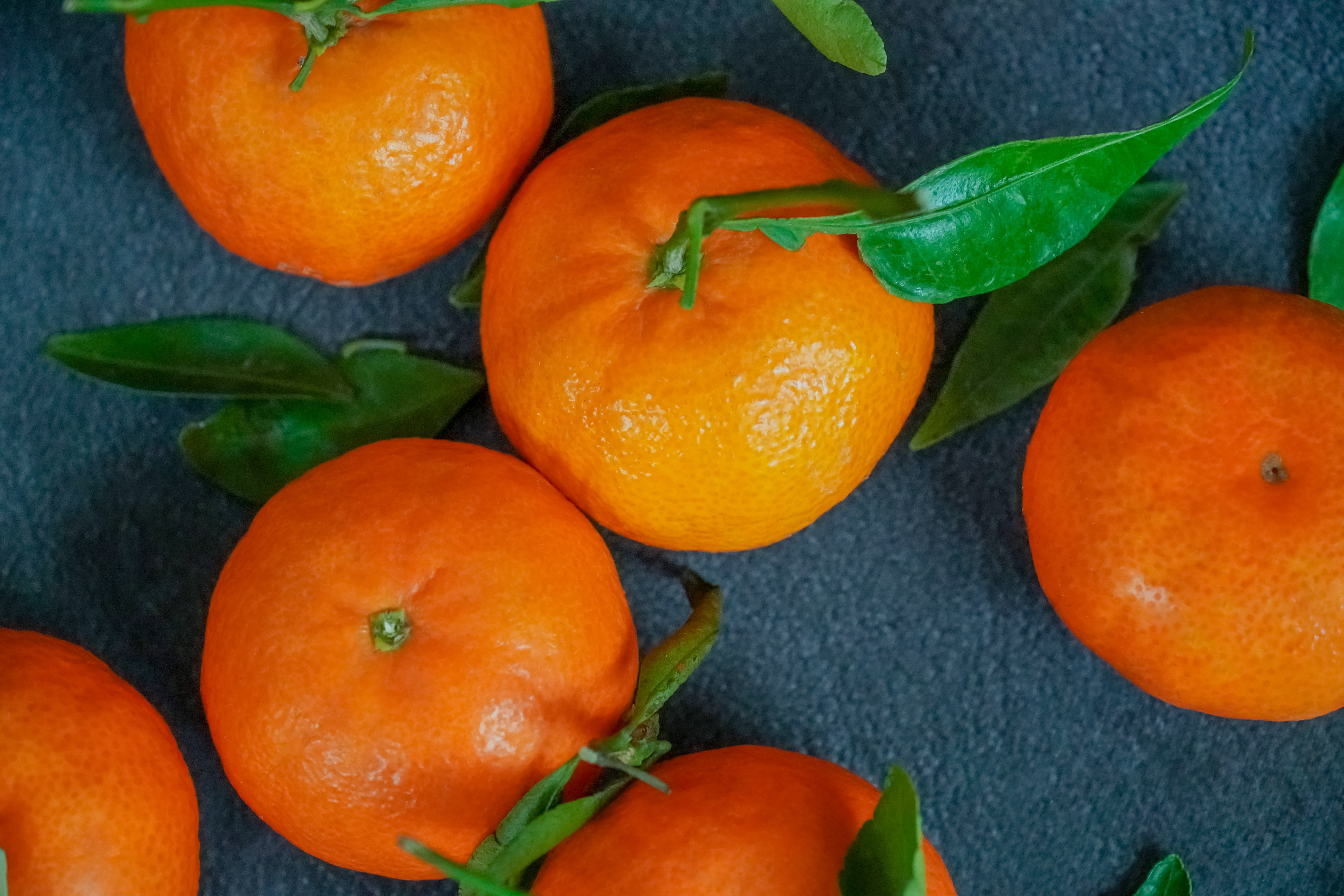 Польза мандаринов для здоровья. Оранжевый мандарин f1. Большой мандарин. Килограмм мандаринов. Витамины в мандаринах.