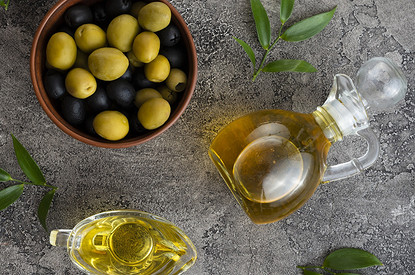 Чем отличаются оливки от маслин: главное о средиземноморских ягодах и 5 лучших сортов