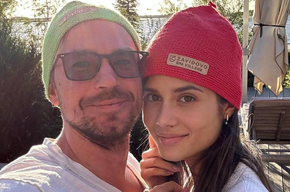 Александр Петров впервые вышел на красную дорожку с молодой женой