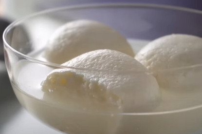 Избить за десерт: гости свадьбы устроили драку из-за творожного лакомства