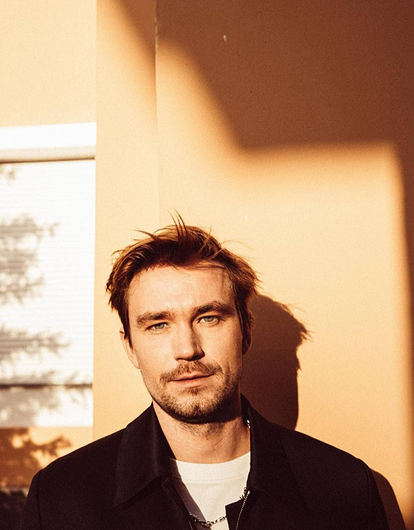 Александр Петров ответил на заявление Асмус о том, что он пытается лишить ее работы