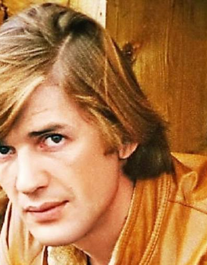 Дочь Александра Абдулова впервые вышла в свет