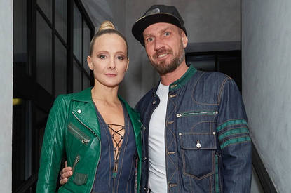 Роман Костомаров впервые после болезни посетил светское мероприятие