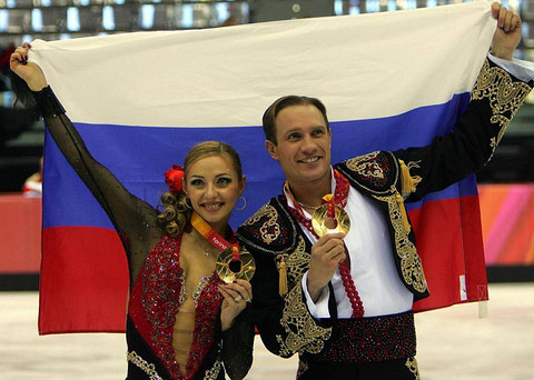Роман Костомаров впервые после ампутаций вышел на лед в коньках