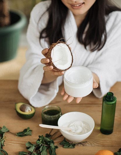 Кокосовое масло: польза для лица, тела и волос — мнение экспертов