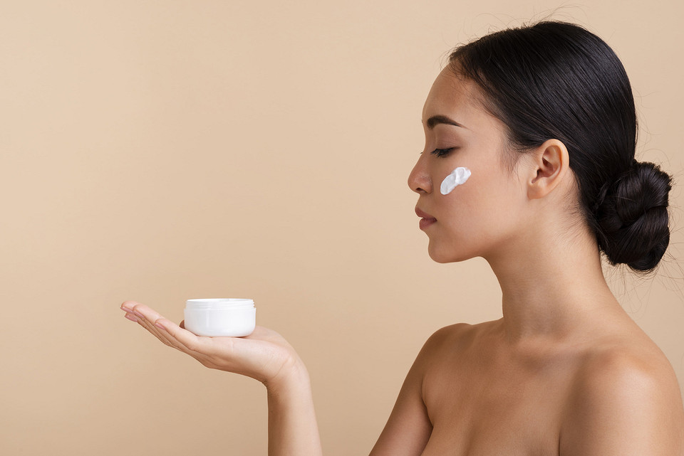 Уход за лицом: 9 лучших ингредиентов в косметике для женской кожи