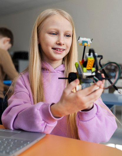 На кого сейчас нужно учиться: 7 профессий будущего для детей поколения альфа