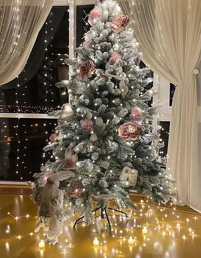 Как украсить елку гирляндой «Роса»: 5 приемов, чтобы огоньки выглядели волшебно