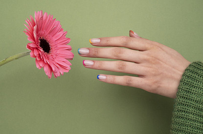 Дизайн маникюра на короткие ногти 2024: модные тренды