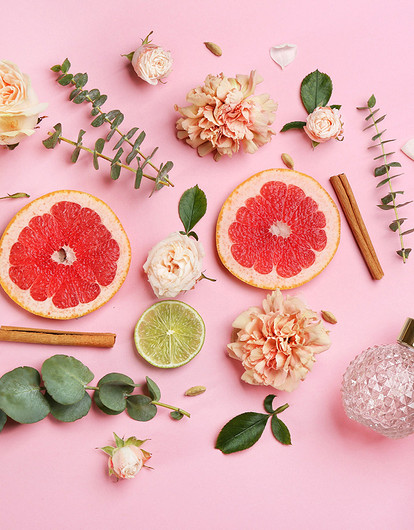 Эти ноты в парфюме «молодят»: выбираем ароматы вместе с экспертом