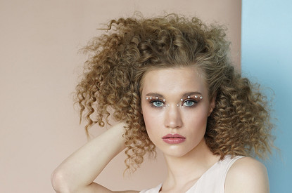 Как часто нужно красить волосы блондинкам, брюнеткам и рыжим