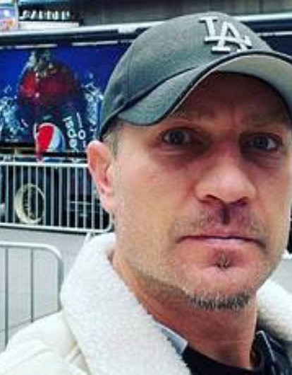 Роману Костомарову грозит ампутация пальцев