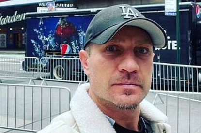 Роману Костомарову грозит ампутация пальцев