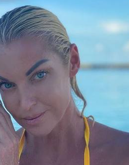 «Кровища шла»: Анастасия Волочкова получила травму во время спектакля