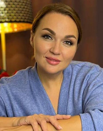 Беременная Надежда Ангарская вышла замуж