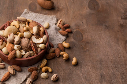 5 самых полезных орехов (и как правильно их колоть)