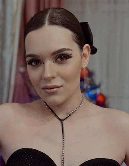 Фигуристка Сотникова впервые показала отца своего ребенка