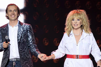 Играют с бутылками: Пугачева показала, как проводит время с детьми